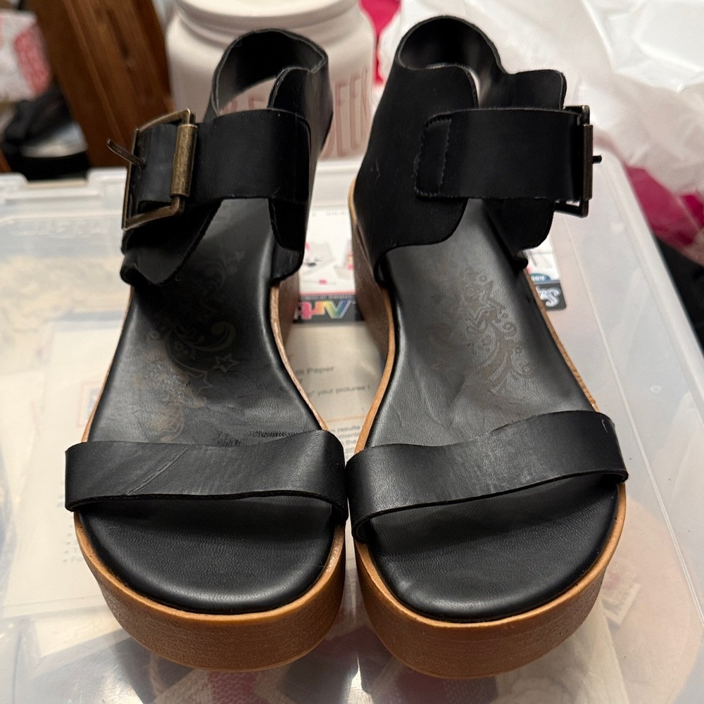 Brash shoes Size 7 NWOT